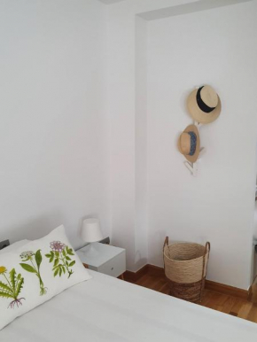 Cozy Cala Apartment